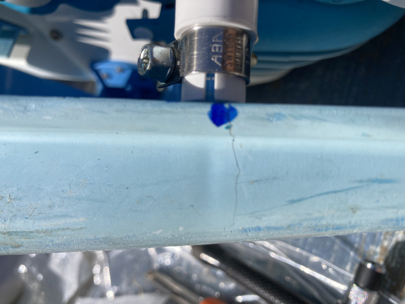 Robot zodiac fissure plastique