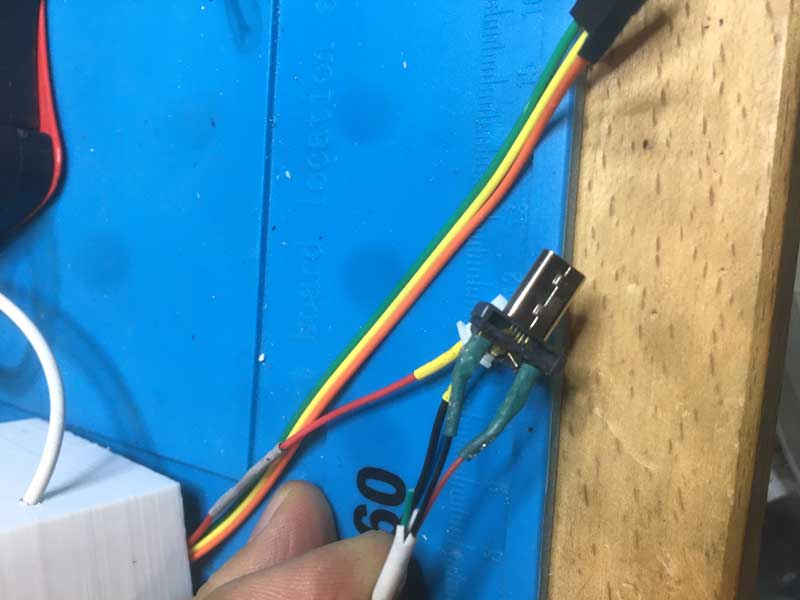 Anmomtre prise usb