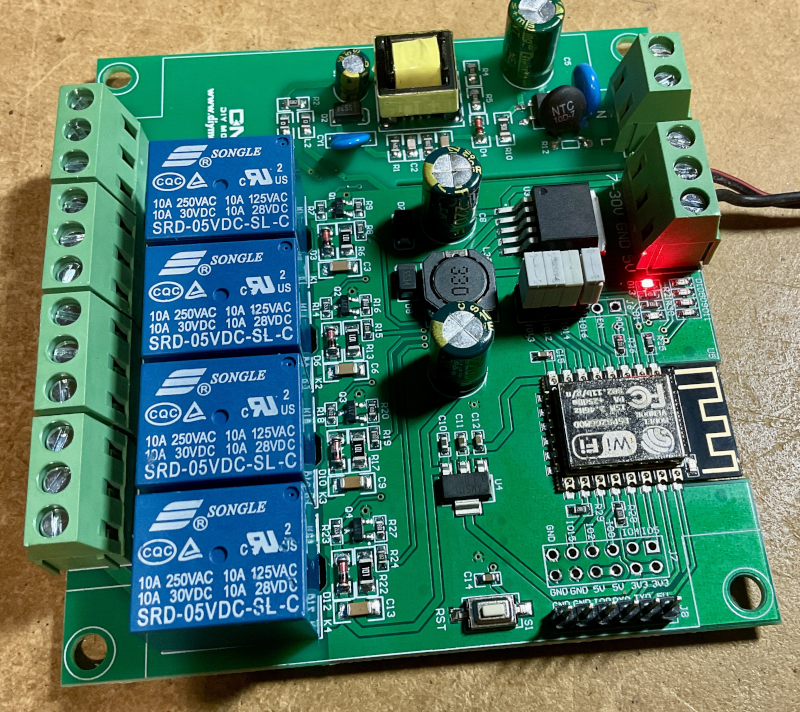 Utilisation de la carte chinoise esp8266-12 4 relais