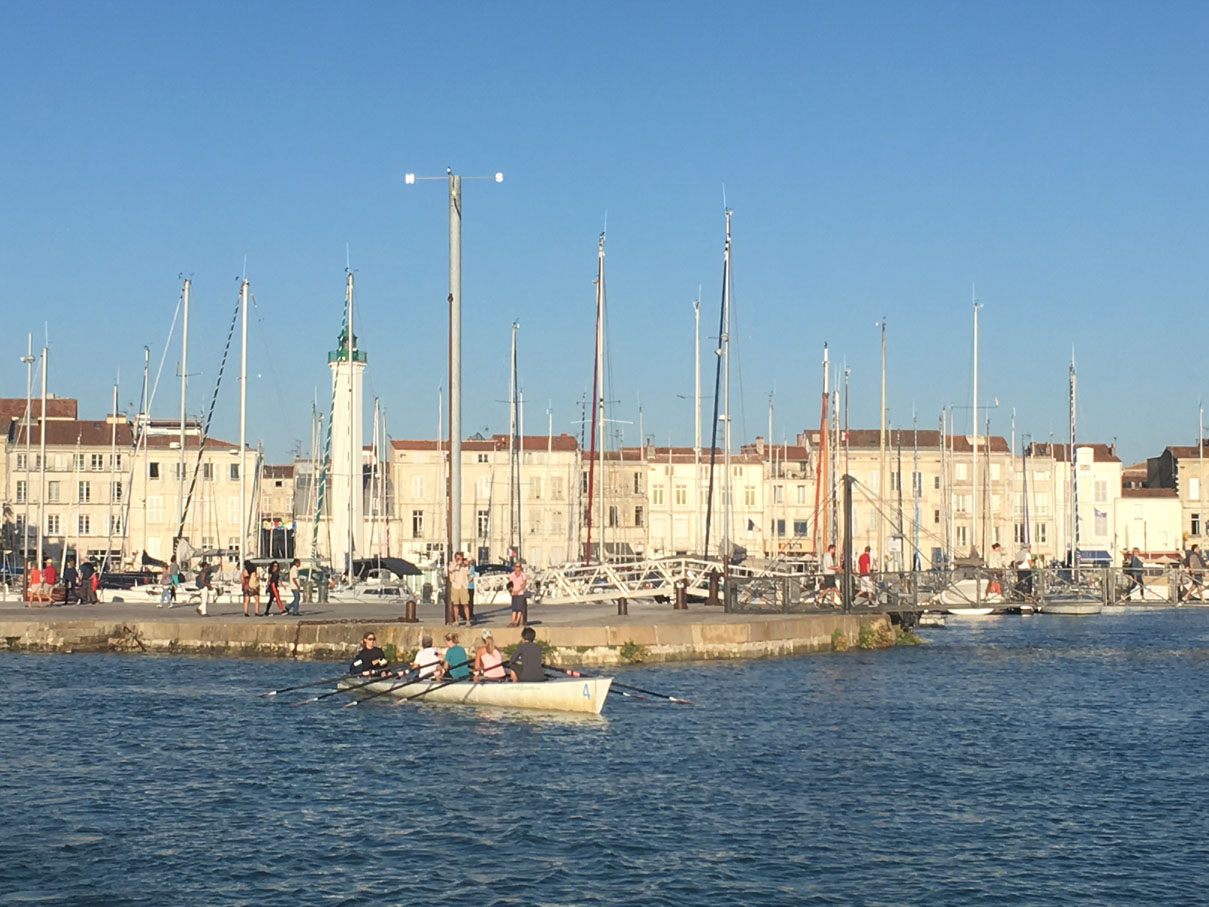 Mare haute dans le vieux port
