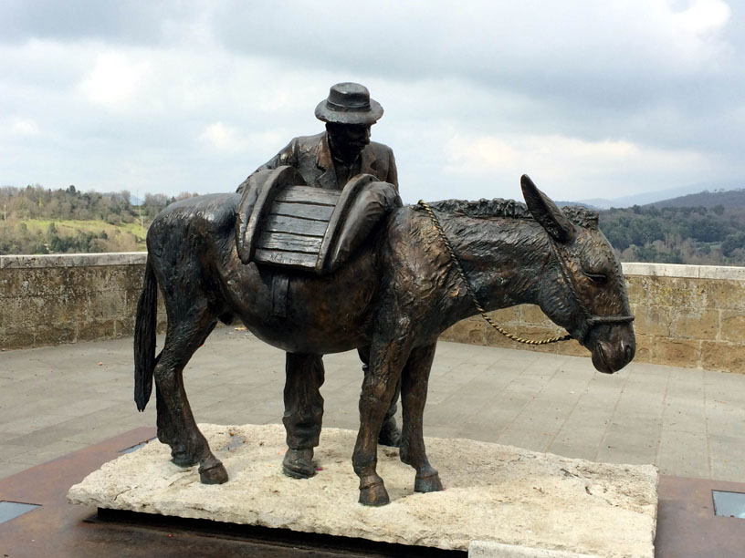 Pitigliano Sculture Ane